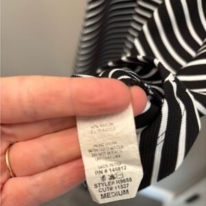 Acemi dress women’s size M sleeveless, black/white stripe keyhole back cut out